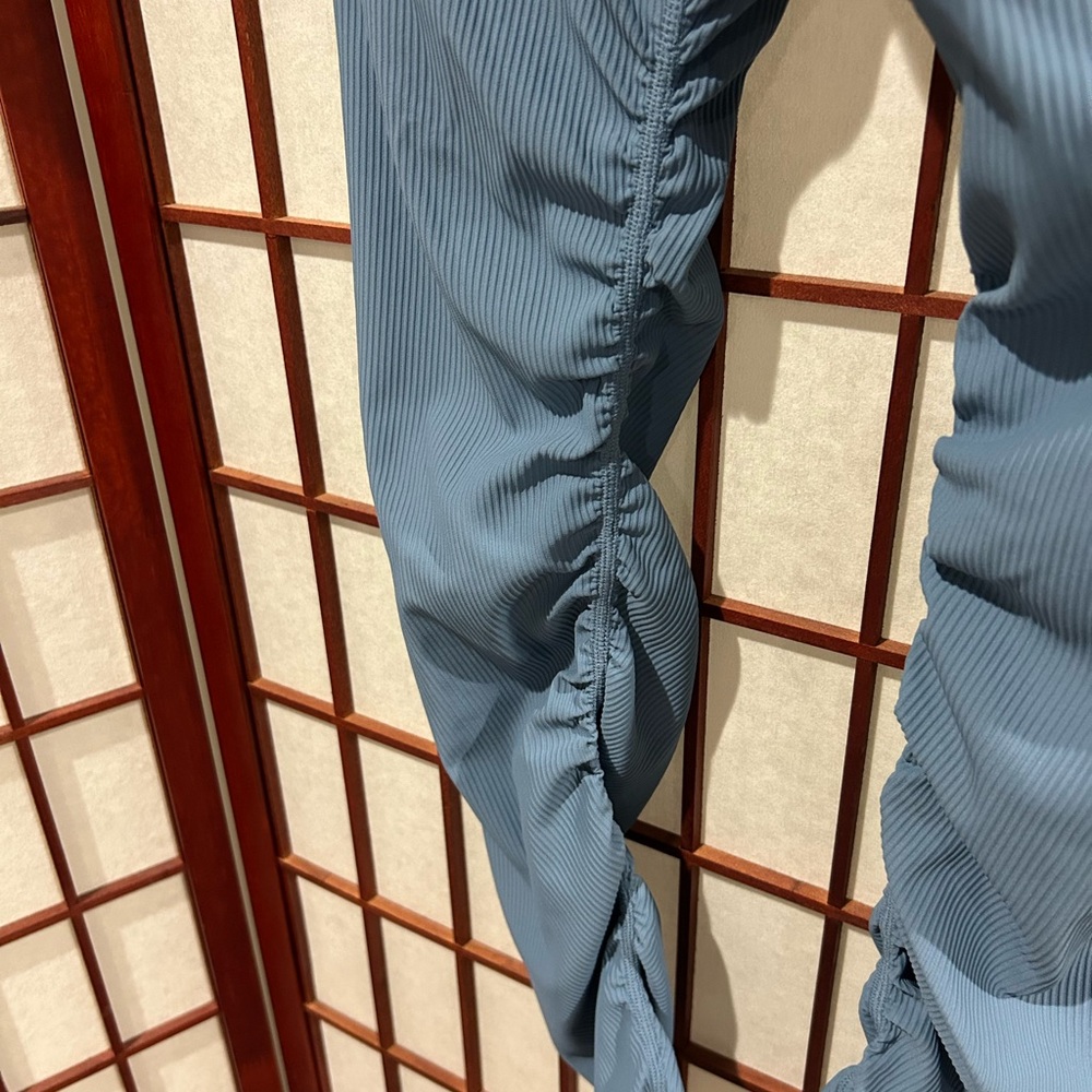 Zyia adjustable bra and legging set - Picture 7 of 7